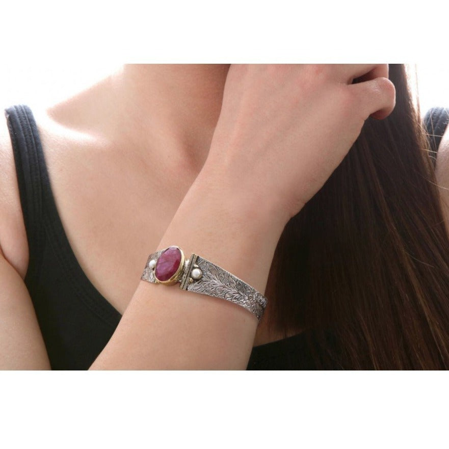 Bracelet Manchette En Argent Avec Rubis Et émeraudes - Bijou Fantaisie élégant Sans Marque | Style Bohème Ou Occasion Spéciale