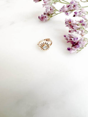 piercing fleur mini creole plaqué or