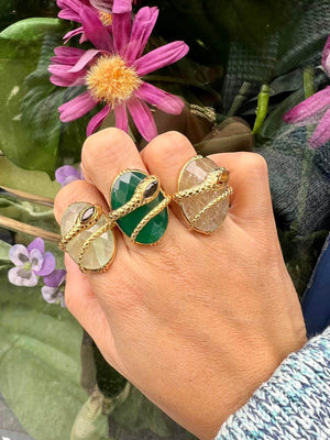 Au fil de Lo - Bague serpent enroulé sur grande pierre ovale - BOBART BIJOUX
