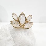 Bague “Lotus Boréal” – Labradorite Blanche  Plaqué Or