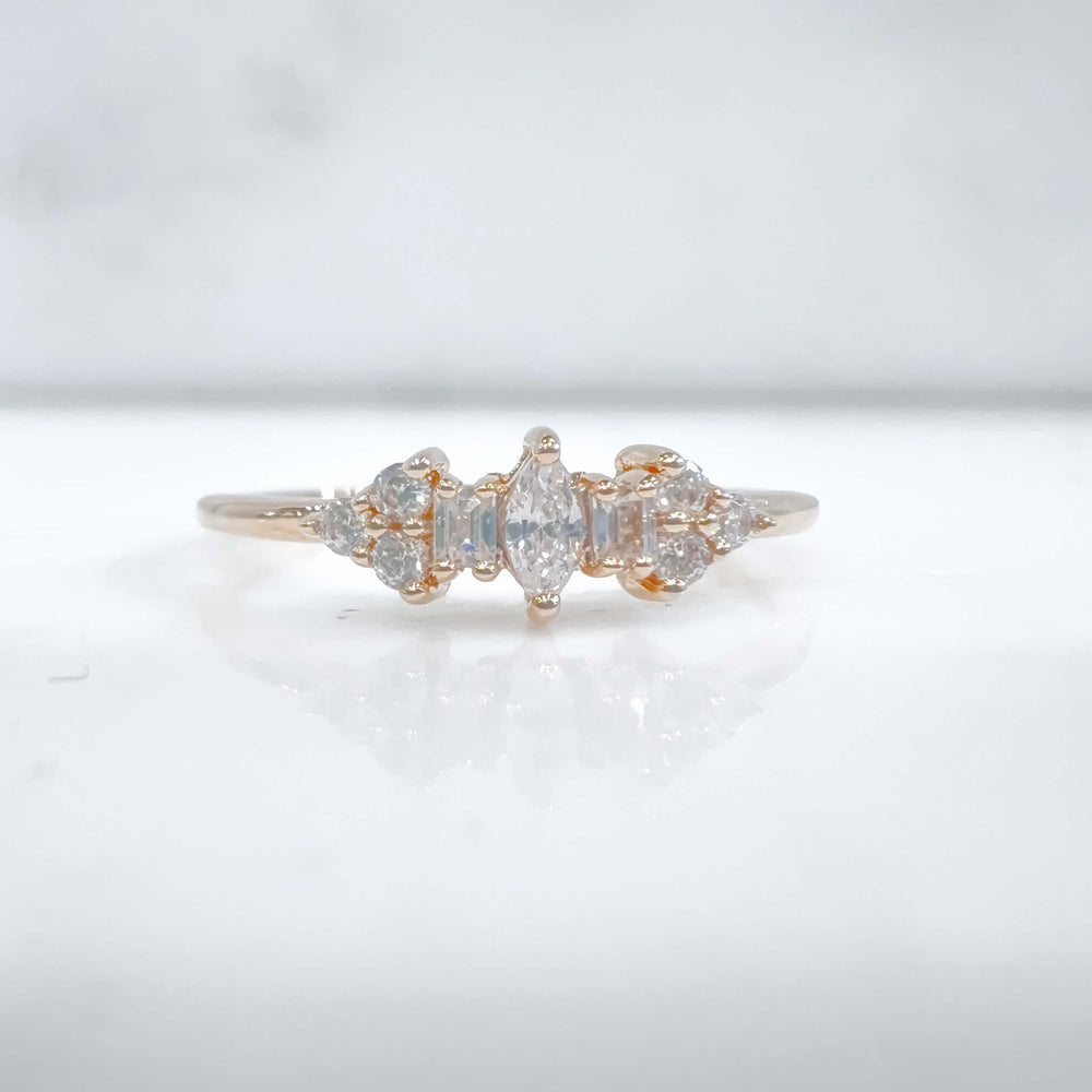 Bague V Dainty en zircone noire : bijoux minimalistes en plaqué or - France Bague V Dainty en zircone noire : bijoux minimalistes en plaqué or - France