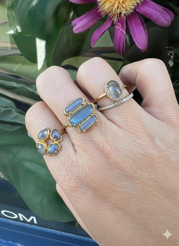 bague plaque or labradorite pierre naturelles - pierre semies precieuses- bague reglables plaque or- bague de createurs- bijoux fantaisie- bijoux createur-bague reglable - bague ajustable- bague trèfle- bague orginale