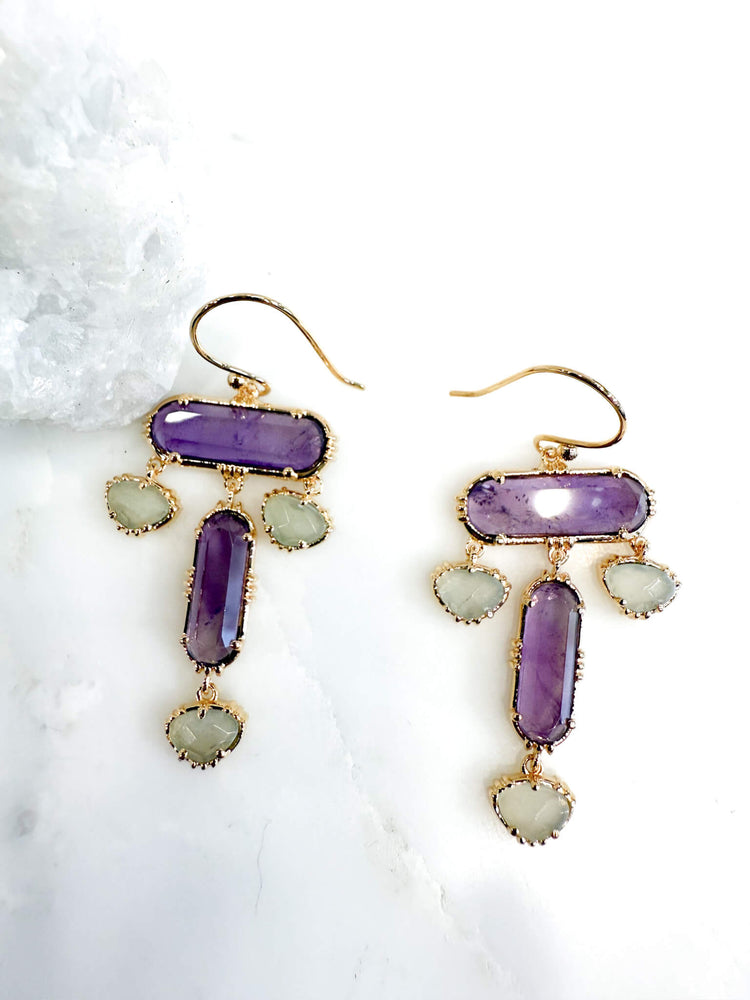 Boucles d'oreilles Chandelier - Améthyste et préhnite - au fil de lo -  createurs de bijoux francais - French design - 小众品牌 - made in France - made in Paris - french jewels-boucles d’oreilles plaqué or, bijoux pierres naturelles, onyx verte, prehnite, bijoux pendants femme, élégance naturelle, création artisanale