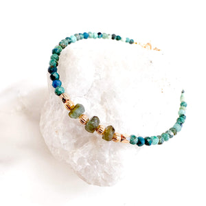 Bracelet perles fines semi précieuses chrysocolle et de tourmaline verte