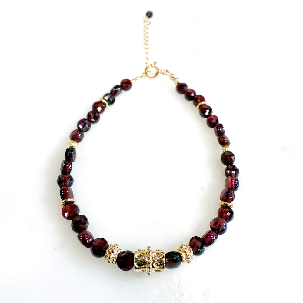 Bracelet pierres et perles naturelles de grenat et plaqué or -  createurs de bijoux francais - French design - 小众品牌 - made in France - made in Paris - BOBART BIJOUX