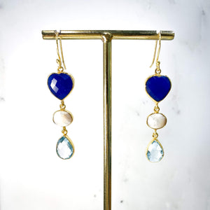 Boucles d'oreilles pendantes pierres naturelles semi précieuses , lapis lazuli, topaze et nacre - bobart bijoux précieux 