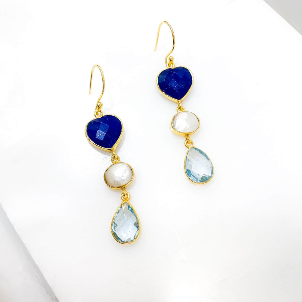 Boucles d'oreilles pendantes pierres naturelles semi précieuses , lapis lazuli, topaze et nacre
