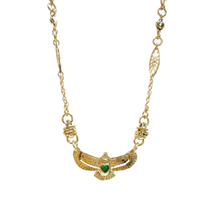 
            
                Charger l&amp;#39;image dans la galerie, Collier Virginie Berman, collier aigle plaqué or , coeur vert 
            
        