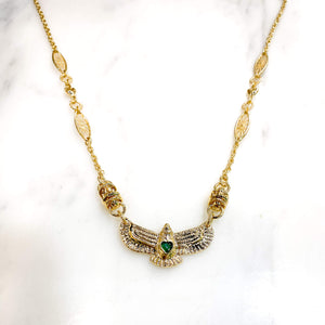 Collier Aigle coeur de Virginie Berman, collier créateur français, bijoux créateurs, plaqué or, Collier aigle coeur vert 