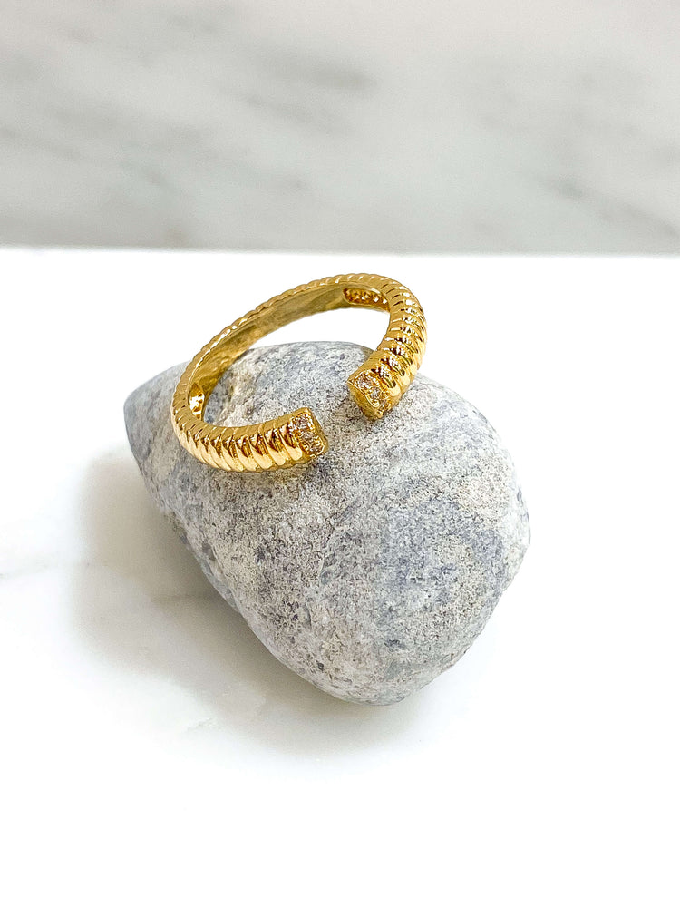 Bague Noma - Striée blanc - plaqué or - bobart bijoux- bagues haute fantaise