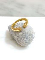 Bague Noma - Striée blanc - plaqué or - bobart bijoux- bagues haute fantaise