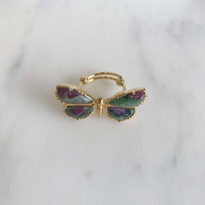 bague plaque or papillon pierre rubis soizite au fil de lo bague reglable