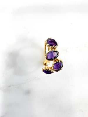 bague pierres violette amethyste pierres veritables pierres semie precieuses decalées au fil de lo bijou createur amethyste plaque or bijou createur pierres griffées serties bijou femme idee cadeau bague ajustable 