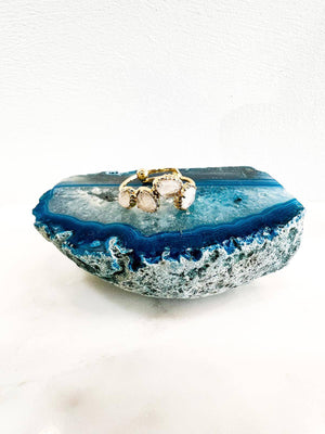 bague pierre naturelle
	•	bague ajustable femme
	•	bijou labradorite
	•	bague artisanale
	•	bague labradorite femme
	•	bague élégante pierre naturelle
	•	bague dorée pierre blanche
	•	bijou fait main
bijou protecteur femme
	•	pierre naturelle bienfaits
	•	bague tendance 2025
	•	bague esprit bohème chic
	•	bague or et pierre semi-précieuse
	•	bague lumière blanche
	•	bague bohème luxe
	•	bijou spiritualité
	•	bague pierre lune look
bague en labradorite blanche sertie plaqué or
	•	bijou en pierre naturelle 