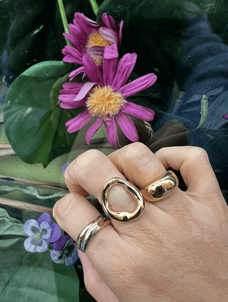 bague de qualite moderne contemporain chix minimaliste bague fabriquée en France
	•	bague design organique
	•	bijou doré minimaliste
	•	bague ajourée femme
	•	bague artisanale française
	•	bague moderne dorée
	•	bague contemporaine femme