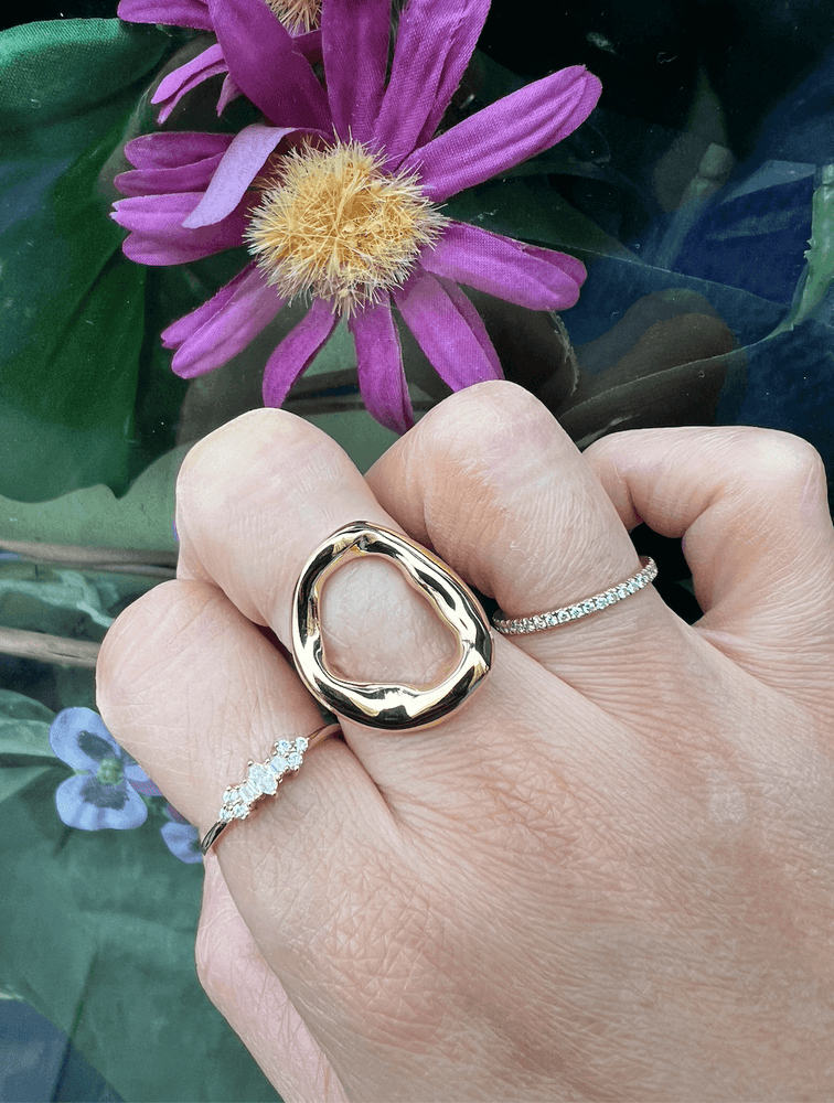 bague fabriquée en France
	•	bague design organique
	•	bijou doré minimaliste
	•	bague ajourée femme
	•	bague artisanale française
	•	bague moderne dorée
	•	bague contemporaine femme