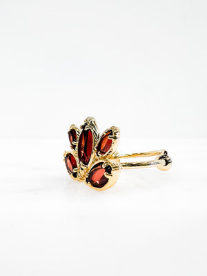 bague reglable lotus grenat au fil de lo pierre naturelle pierre rouge grenant bague statement bague originale bague de createur bijou de qualite bijou femme bague plaque or en forme de fleur 