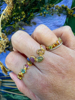 bague tourmaline au fil de lo plaque or reglable bijou createur pierre multicouleur bijou createur bijou tendance bijou original creatrice francaise