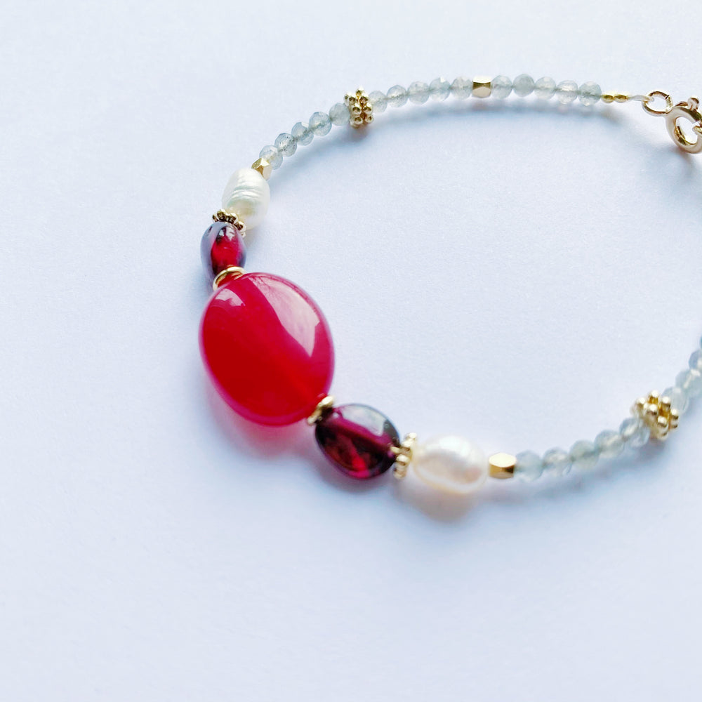 Bracelet pierres naturelles grenat, calcédoine rouge, nacre rose, labradorite