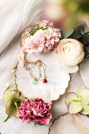 Collier plaqué or pendentif topaze pierre triangulaire