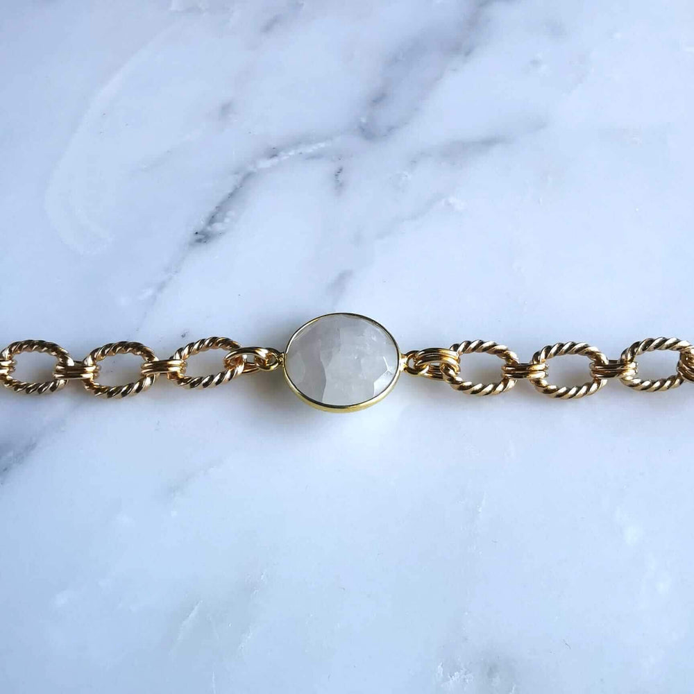 Bracelet maille et pierre semi précieuse pierre de Lune - plaque or- bijou créateur