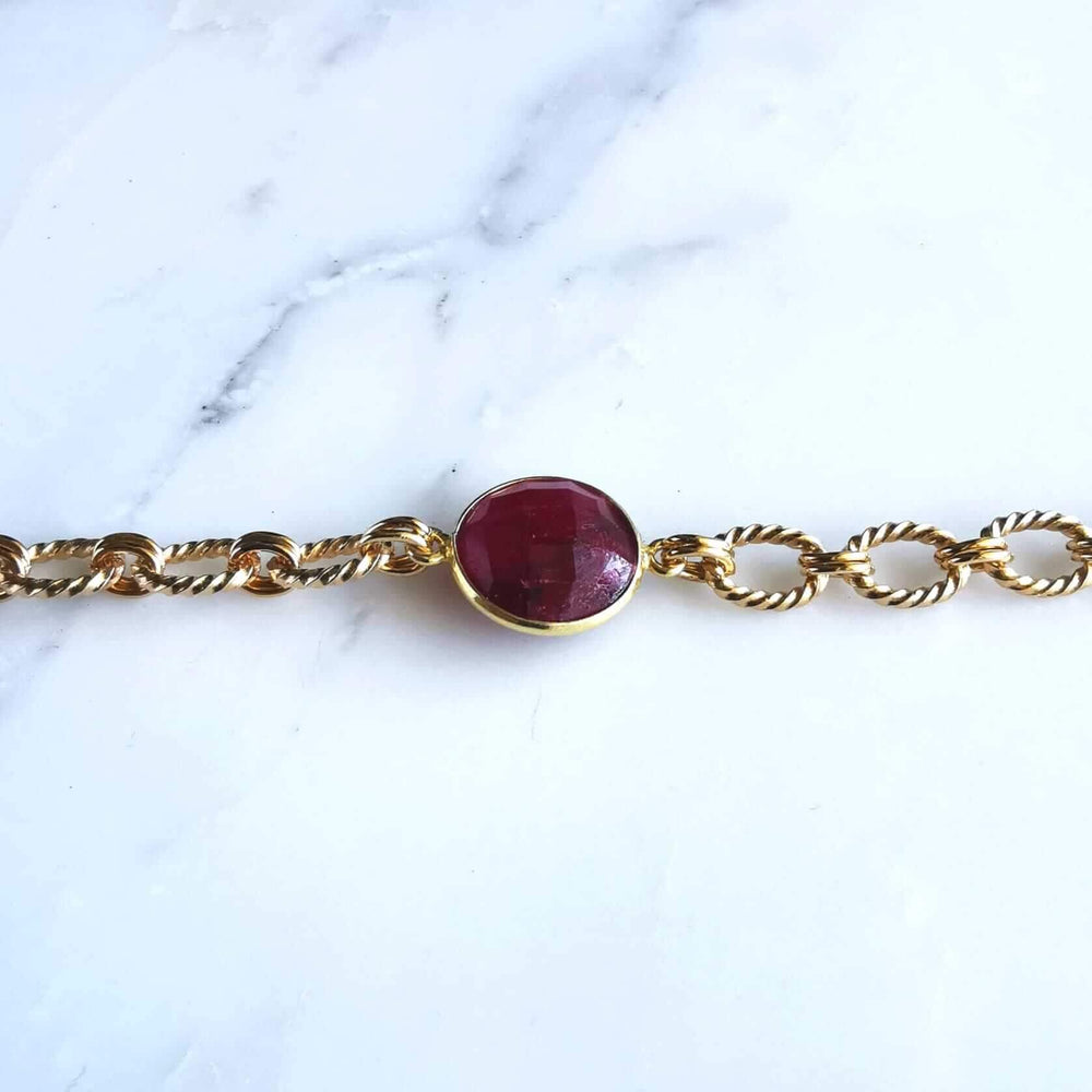 Bracelet maille et pierre semi précieuse Racine de rubis - plaque or- bijou créateur