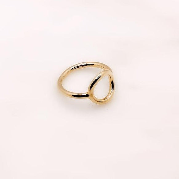 
            
                Charger l&amp;#39;image dans la galerie, Bague anneau cercle - plaqué or - Bijoux créateur Paris
            
        