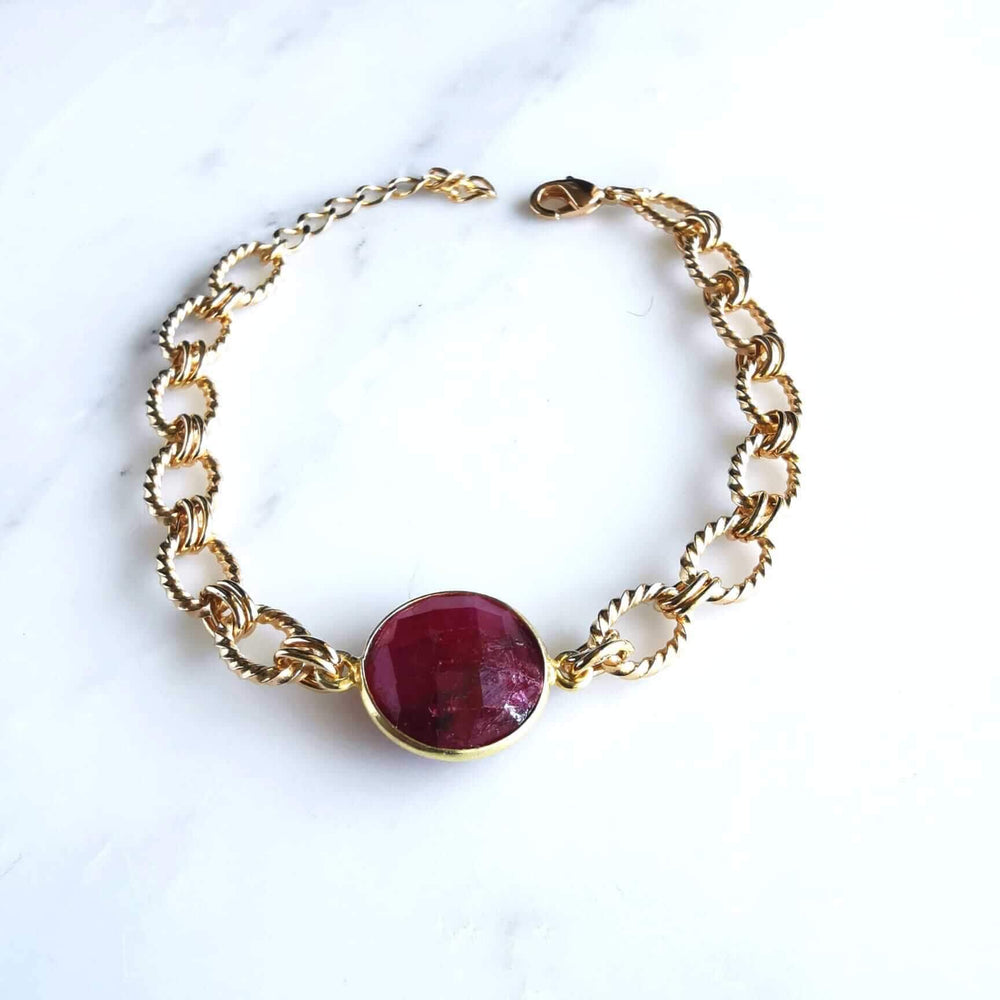 Bracelet maille et pierre semi précieuse Racine de rubis - plaque or- bijou créateur