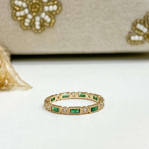 Bague anneau zircons et pierres vertes cubiques plaqué or 