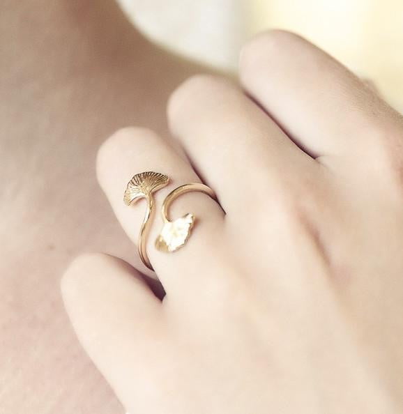 Bague plaqué or ginkgo feuilles double