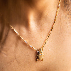 collier scarabée plaqué or 